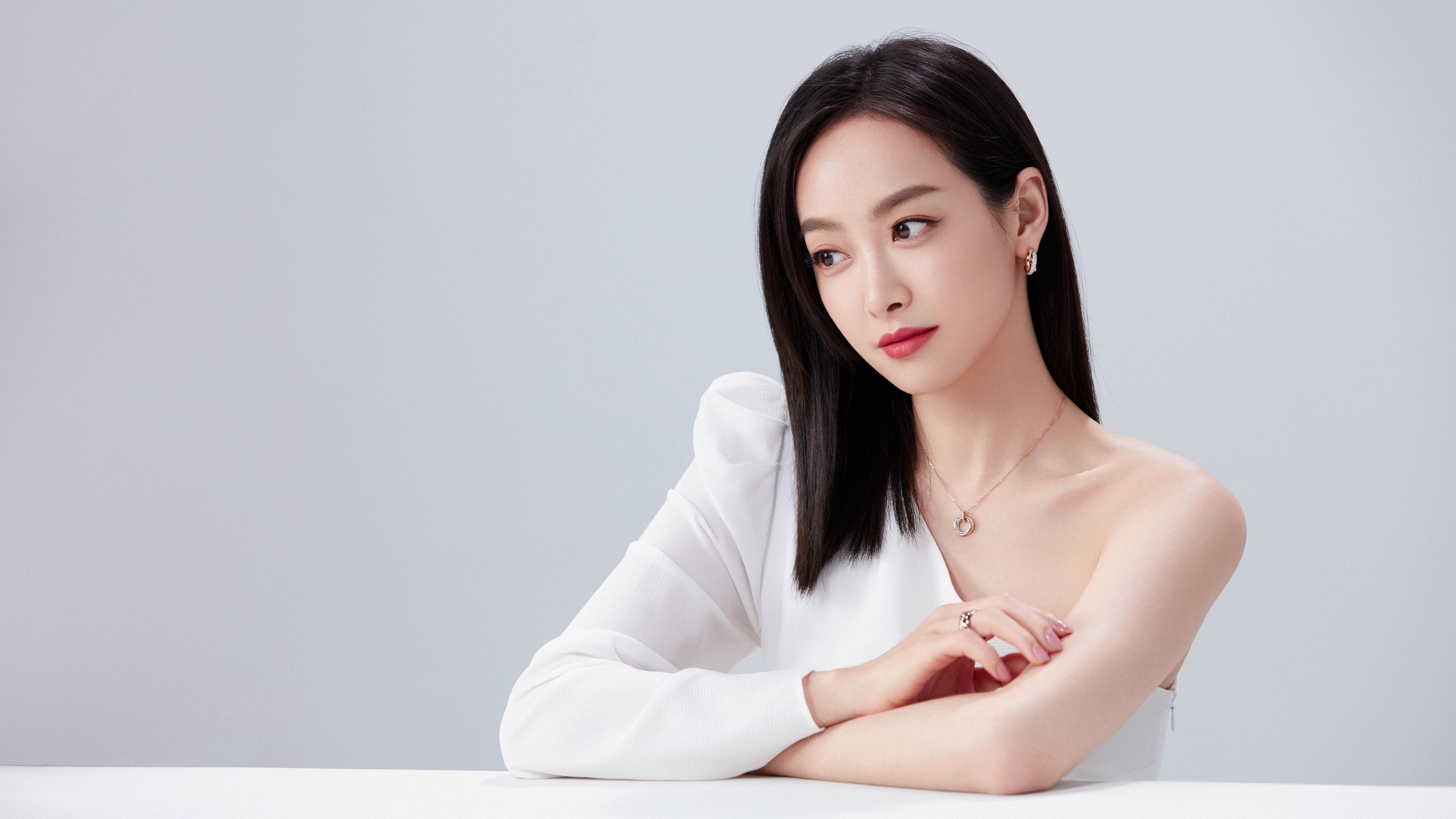 _全天候极限挑战：在不同天气中比拼速度_，极限挑战天气预报美女是谁