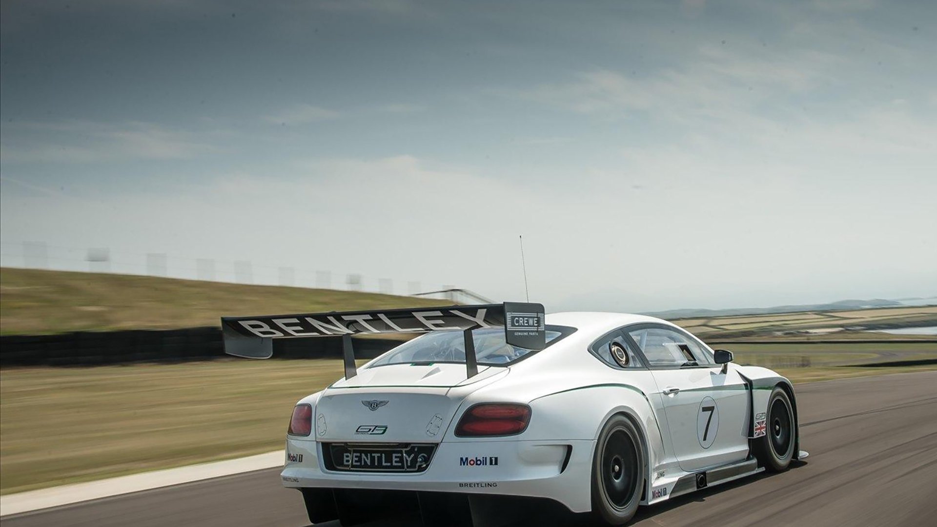 公牛终场前失误痛失好局,公牛官推发出挑战