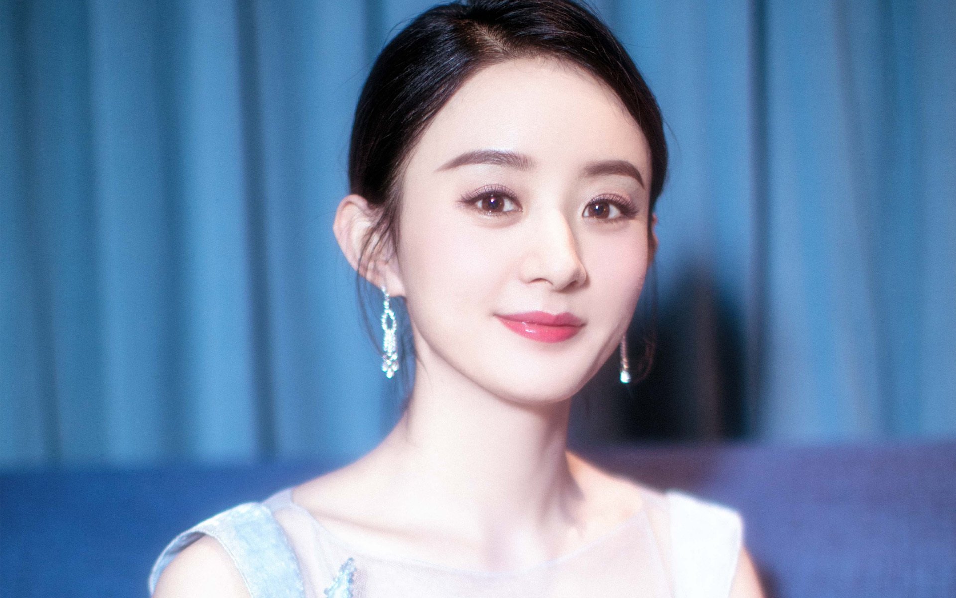 下载乐鱼体育APP-多特突然离队，俱乐部踢球选手书写新篇，多特卖球员