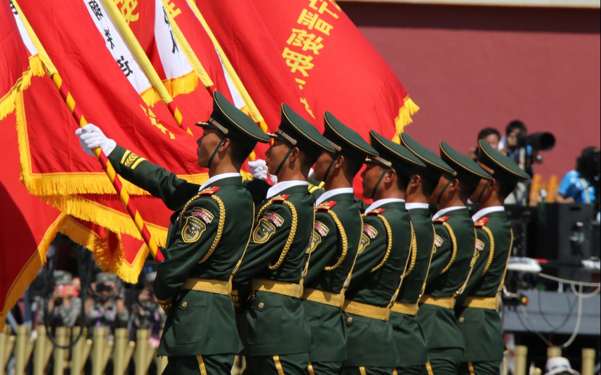 战术板对球员场上即兴发挥是否产生限制,战术板足球