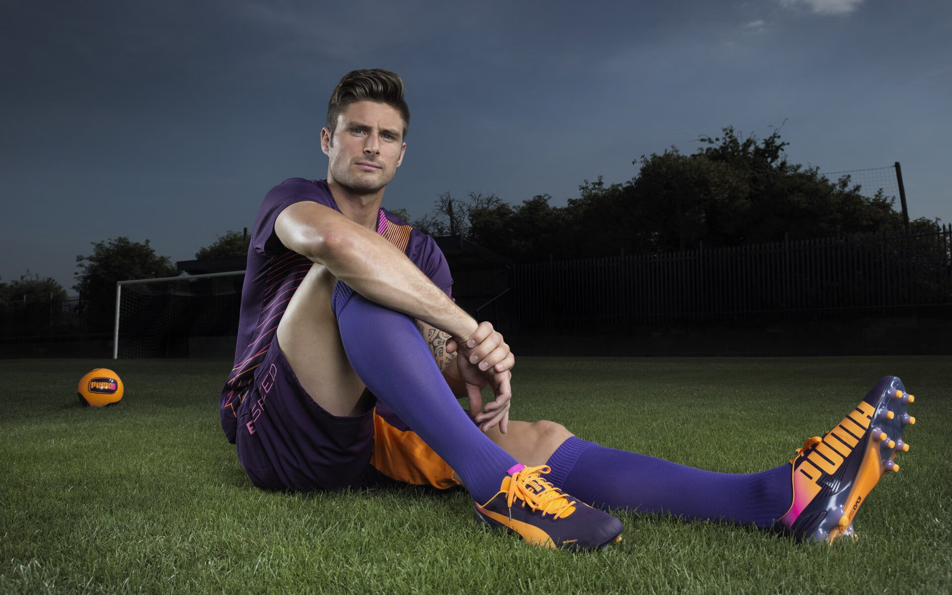 河南建业队在主场作战,期待赢得胜利,河南建业队员