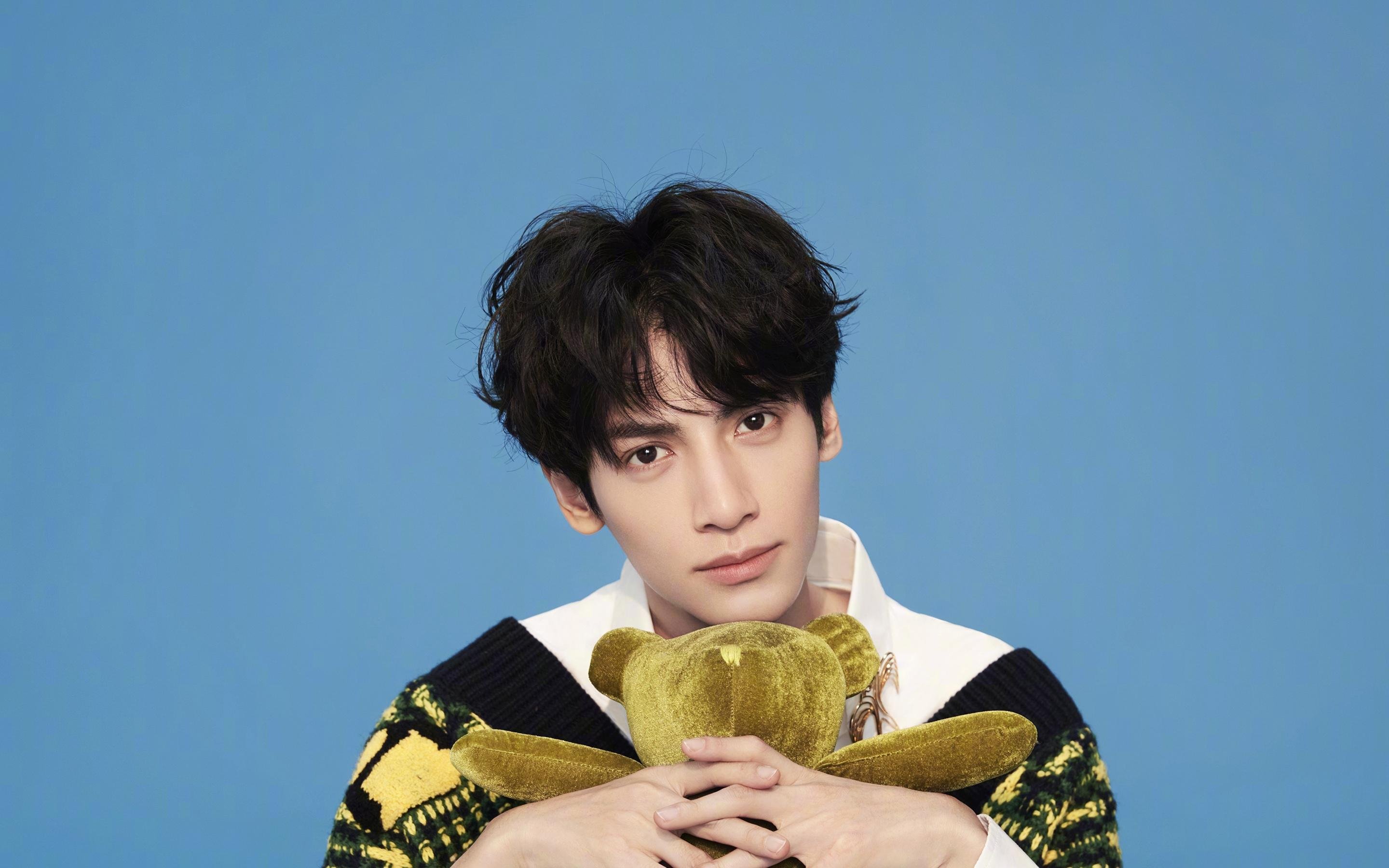 LEYU SPORTS中国官方网站-福莱沙特在客场取胜，豪取保级关键三分，福莱特沙发怎么样