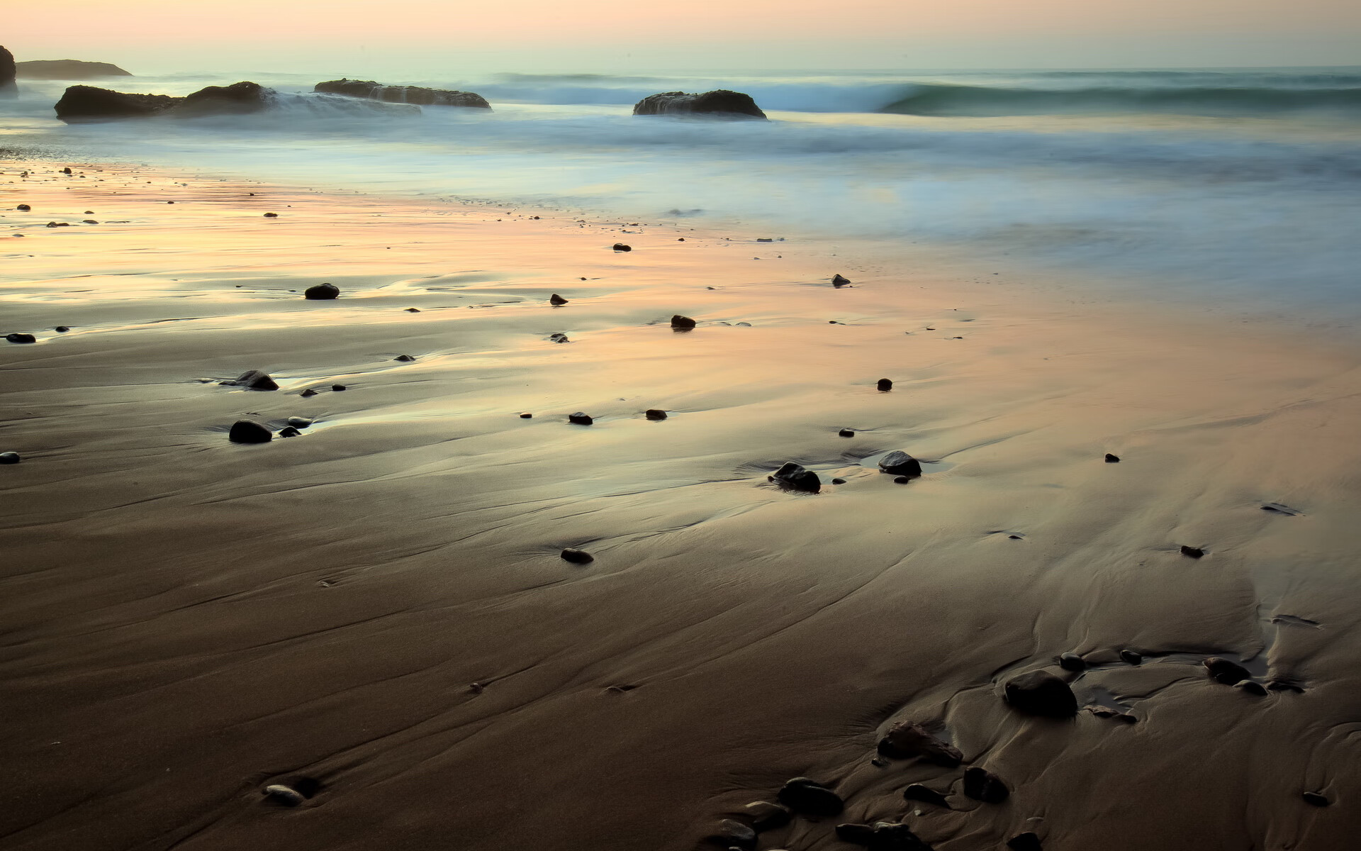 拳击比赛激烈开打 冠军宝座悬念丛生,拳击夺冠