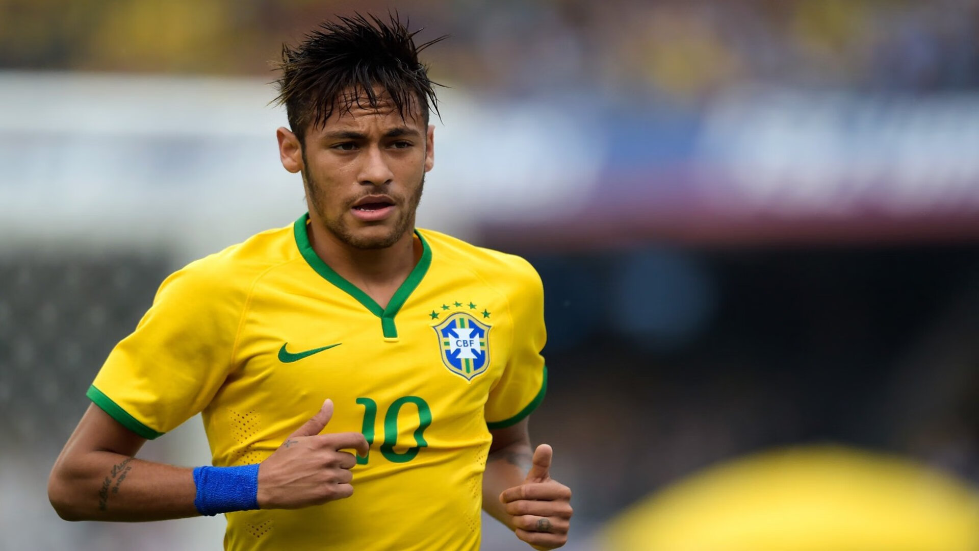 “青少年足球训练营开营，梦想从这里起跑”，青少年足球训练营文化节手抄报